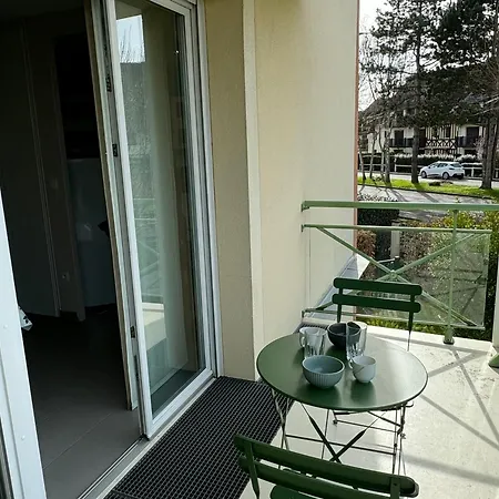 Apartamento Moderne Près De La Et Du Centre - 2 Chambres, Balcon, Parking, Animaux Acceptés - Fr-1-487-363 *